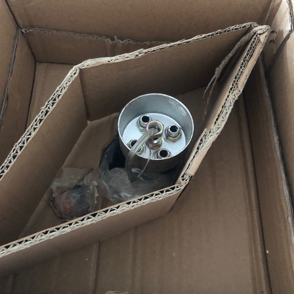 Quorum International Rossington Aged Silver Leaf - Picture 2 of 6